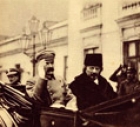 Ignacy J. Paderewski jako premier w 1919 z Józefem Piłsudskim wraca z Sejmu do Belwederu